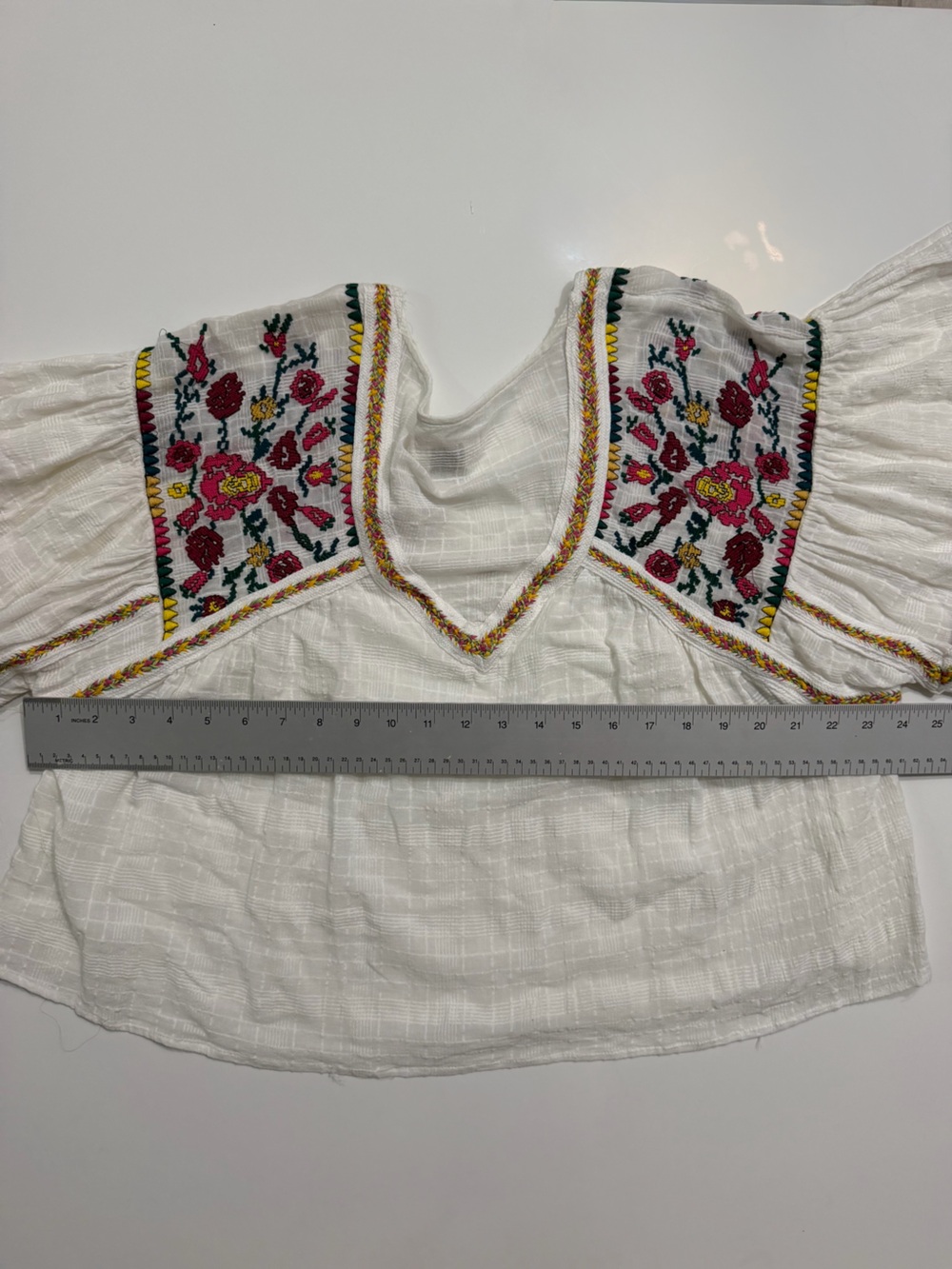 Pilcro Anthropologie Tawny Embroidered Boho Peasant Top Medium Like New - Picture 8 of 9